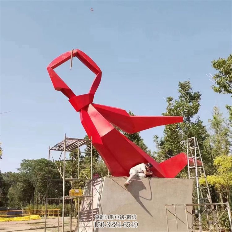 校園標(biāo)識(shí)雕塑，紅領(lǐng)巾雕塑，不銹鋼烤漆工藝雕塑
